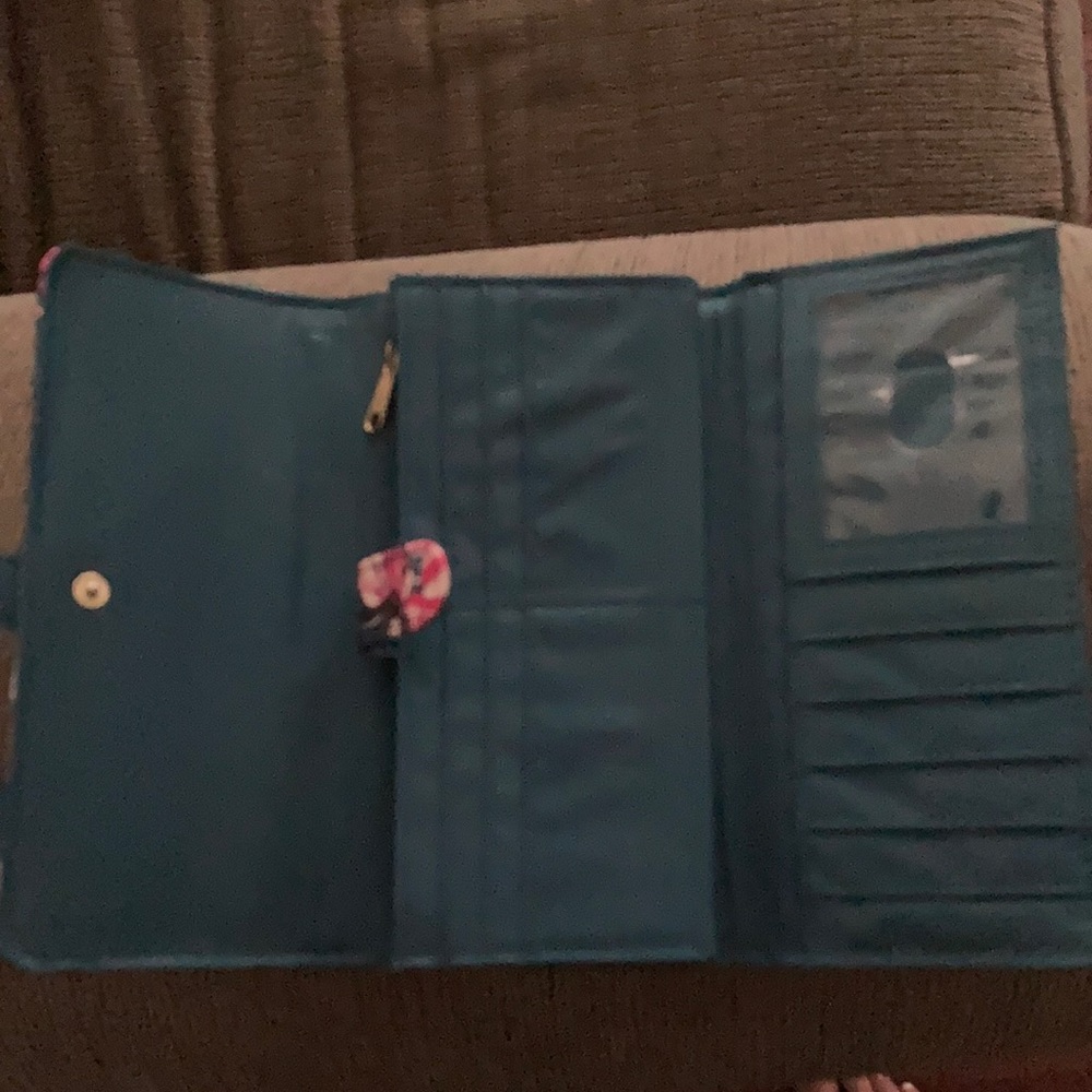 It also holds a phone